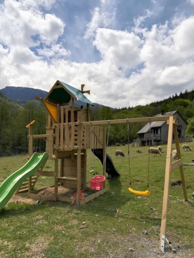 Les Chalets De La Foret D'Issaux Osse-en-Aspe Buitenkant foto