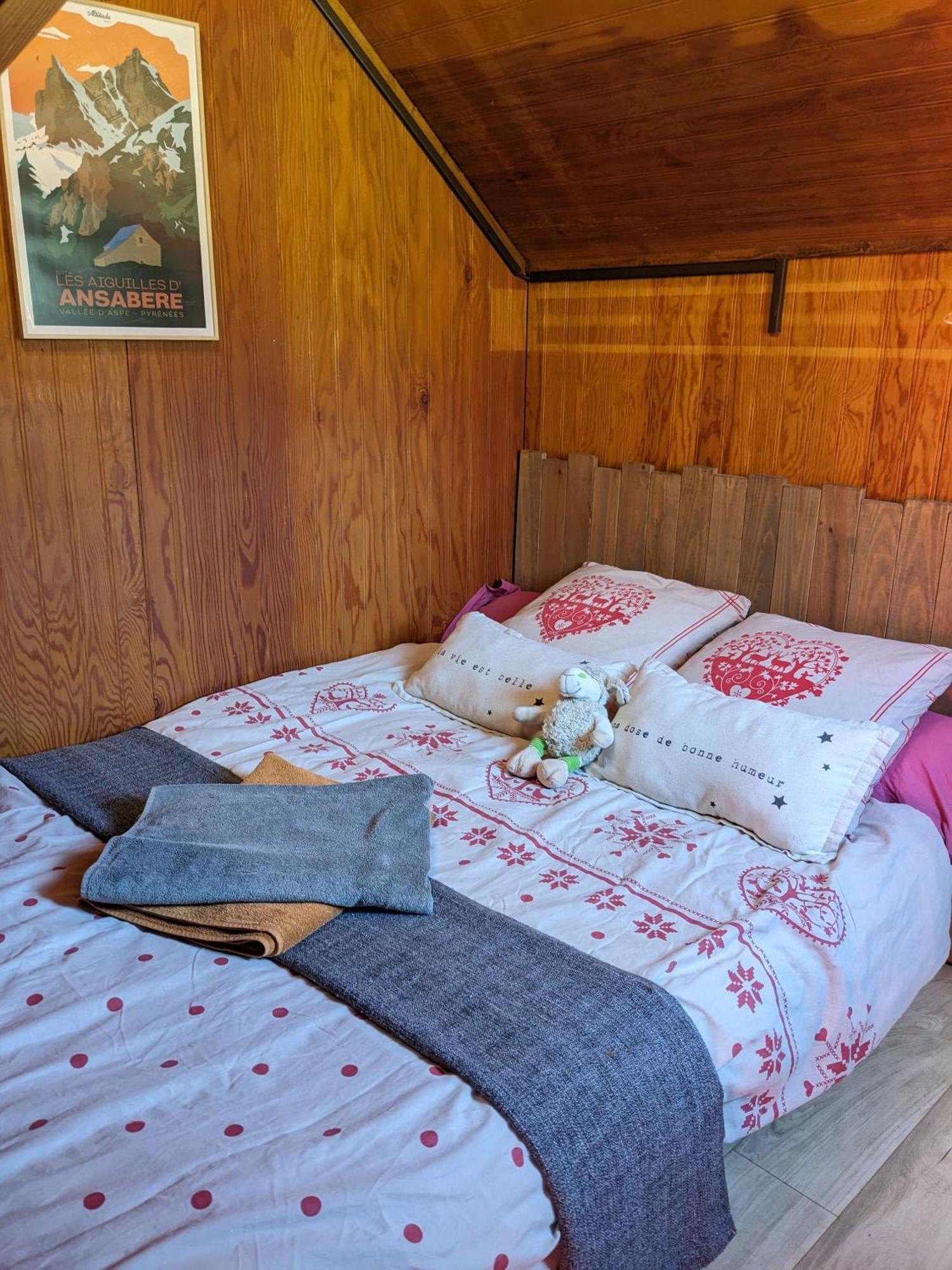 Les Chalets De La Foret D'Issaux Osse-en-Aspe Buitenkant foto
