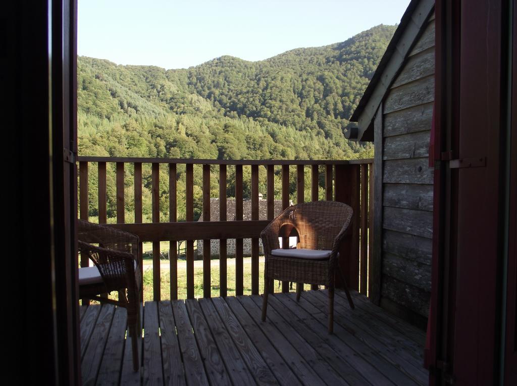 Les Chalets De La Foret D'Issaux Osse-en-Aspe Kamer foto