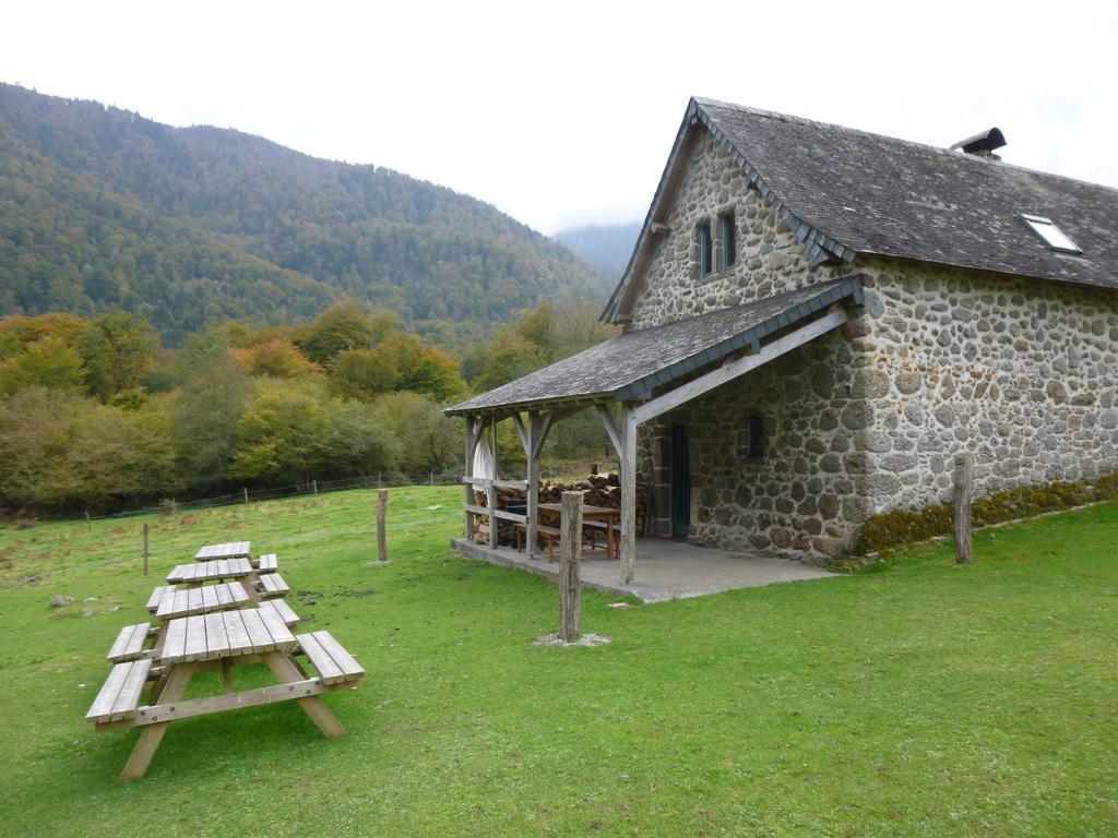 Les Chalets De La Foret D'Issaux Osse-en-Aspe Buitenkant foto